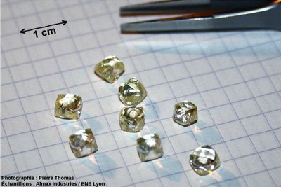 338-diamant-brut-naturel-01.jpg
