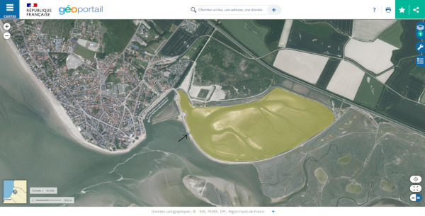Vue aérienne de la ville du Crotoy et de son bassin de chasse