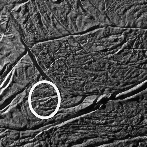 Gros plan sur le sulcus (rayure de tigre) Bagdad, Encelade