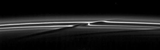 Les anneaux de Saturne sont des structures dynamiques en perpétuel remaniement