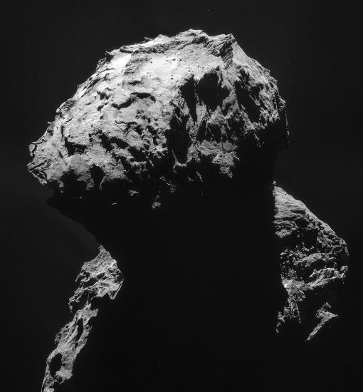 Images prises le 18 janvier 2015 d'une distance de 28,4 km du centre de la comète 67P/CG