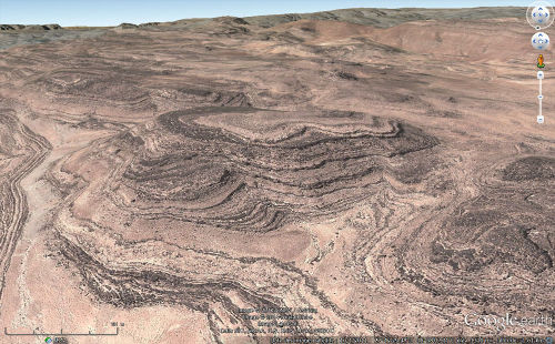 Paysage fait de strates sédimentaires horizontales, quelque part en Namibie