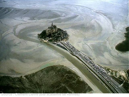 Vue aérienne du Mont St Michel