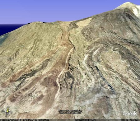 Vue du flanc SO du Teide, avec coulées et moraines