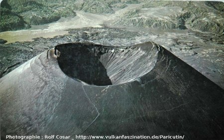 Photo aérienne récente du cratère du cône du Paricutin (Mexique)