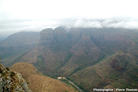 Les grès rouges du super groupe du Transvaal (2,6 à 2,2 Ga), canyon de la Blyde River, Afrique du Sud