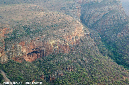 Stratifications obliques dans une autre falaise du canyon de la Blyde River, Afrique du Sud