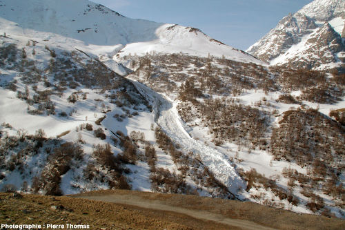 Vue générale de cette avalanche, sur le côté Ouest du col du Lautaret (Hautes Alpes)