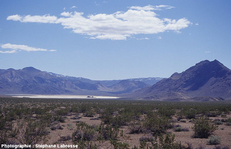Contexte morphologique de Racetrack Playa, paysage caractéristique des Basins and Ranges de Californie et du Nevada