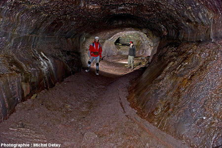 Tunnel de lave de Búri (Islande), découvert par Björn Hróarsson le 7 mai 2005