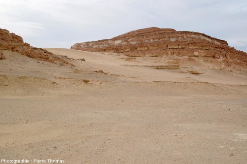 Cadre géologique des filonnets de gypse fibreux, série argilo-marneuse du Miocène, oasis de Siwa (Égypte)