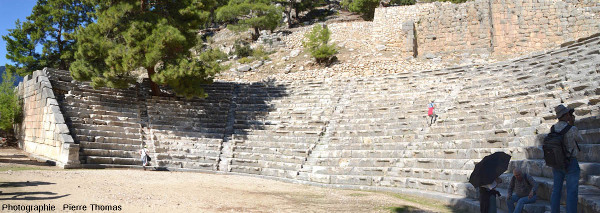 Vue plus globale du théâtre antique d'Arycanda (Turquie)