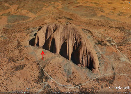Image oblique Google Earth d'Uluru