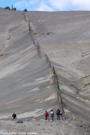 Autre vue du dyke basaltique n°1, en Patagonie argentine, au pied du Cerro Zeballos
