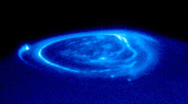 Aurore polaire sur Jupiter, vues par le télescope spatial en longueur d'onde UV