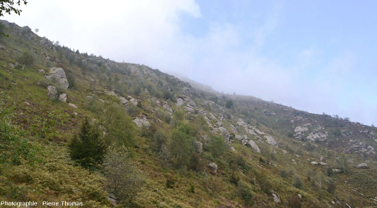 Exemple de paysage dans le massif de diorite de Traversella (Piémont, Italie)