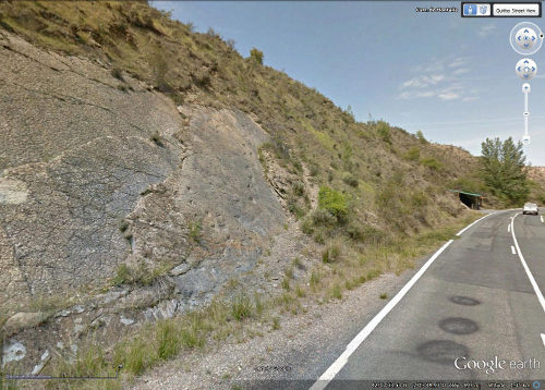Vue montrant l'accessibilité et l'excellent état de conservation des pistes même en bord de route de ce second site, La Rioja (Espagne)