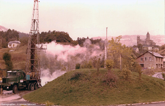 Le forage A2, le 26 octobre 1981 pendant une opération d'entretien