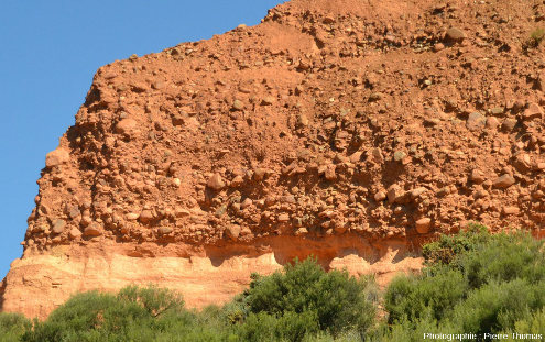Les alternances argilo-sablo-conglomératiques d'âge miocène laissées en place par les Romains, Las Médulas (Espagne)