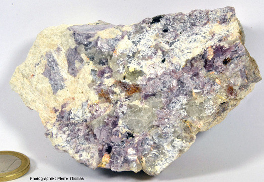 Échantillon de pegmatite à lépidolite