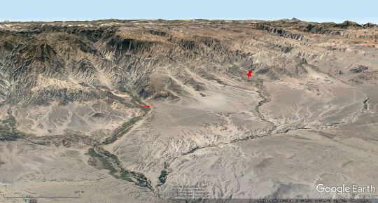 Image aérienne plus lointaine du même secteur du plateau de Nazca que sur l'image précédente