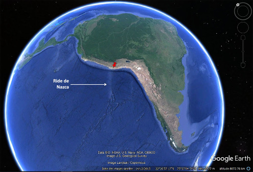 Localisation de la ville et du plateau de Nazca (punaise rouge), Pérou