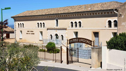 L'entrée du Musée Urgonia à Orgon, Bouches du Rhône