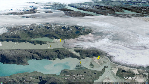 Gros plan sur 2 lacs formés par le barrage dû à un glacier, Groenland