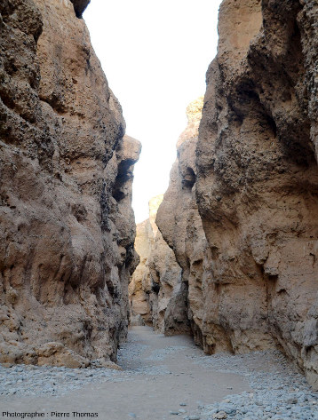 Parcours d'aval en amont tout le long du canyon de Sesriem, Namibie, vue 10/11