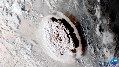 Image satellite du panache éruptif du 15 janvier 2022