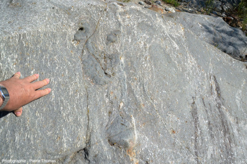 Secteur de l'affleurement du bord du Lys (Val d'Aoste, Italie) où la déformation du granite semble relativement faible