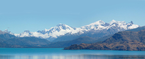 Zoom (pris depuis le même point que la figure 21) sur des glaciers de l'Est du Champ de glace Nord de Patagonie