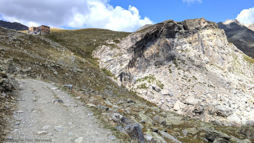 Barre rocheuse calcaire du Lac Blanc, à stratification inverse