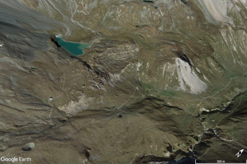 Vue satellite du Lac Blanc et de la barre calcaire à stratification inverse