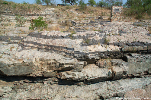 Différents aspects des alternances chromitite / anorthosite des gorges de la Dwars River, Bushveld (Afrique du Sud)