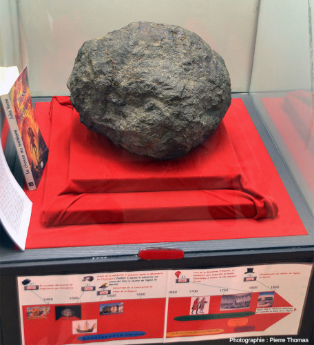 Vue globale de la météorite d’Ensisheim (état de juin 2012)
