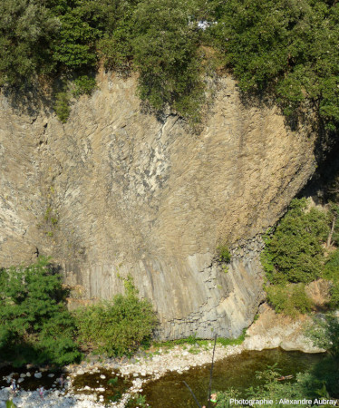 Coulée de la Coupe de Jaujac au niveau du Lignon (Ardèche)