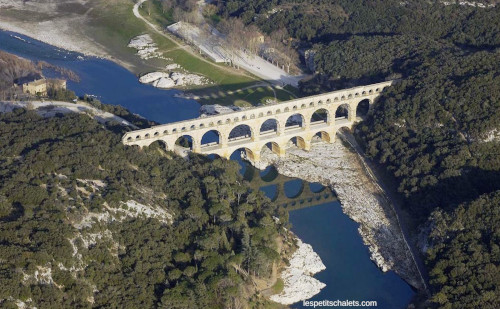 Vue globale du Pont du Gard (Gard)
