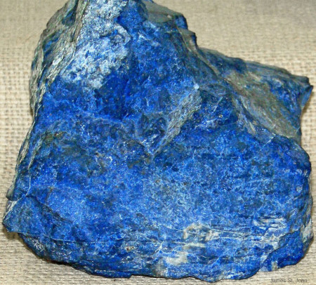Échantillon de lapis-lazuli provenant de la mine dite de Flor de los Andes Mine, Chili