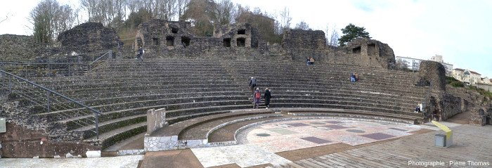 Vue d'ensemble de l'Odéon, le plus petit des deux théâtres romains de la colline de Fourvière, Lyon