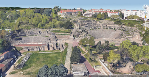Vue aérienne de l'ensemble du site archéologique de Fourvière (Lyon, Rhône)