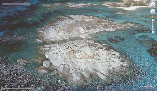 Vue aérienne de l'ilot San Bainsu (Corse)