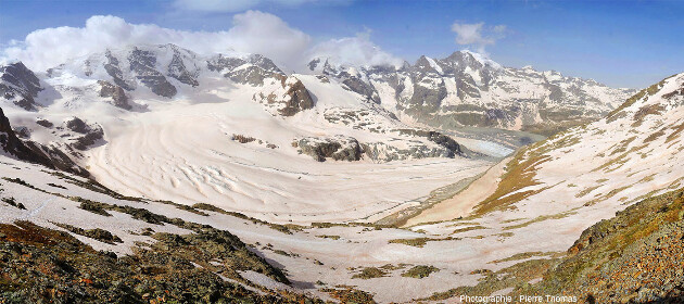 Vue d'ensemble sur le glacier Pers depuis la station supérieure du téléphérique de la Diavolezza (2978 m, massif de la Bernina, canton des Grisons, Suisse), 29 juin 2024