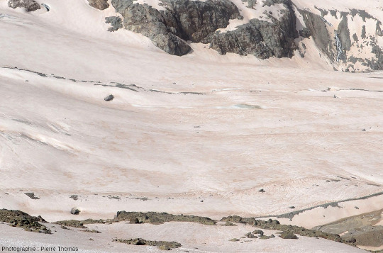 Zoom sur la partie centrale de la langue du glacier Pers (canton des Grisons, Suisse)