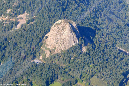 Vue aérienne du Petit Gerbier, appelé aussi le Gouleyou (Ardèche)