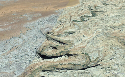 Deux méandres successifs recoupés dans la vallée d'un affluent de la rivière San Juan (Utah, USA)