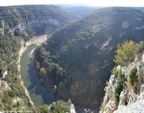 Les gorges de l'Ardèche vues depuis l'un des belvédères aménagés le long de la route touristique