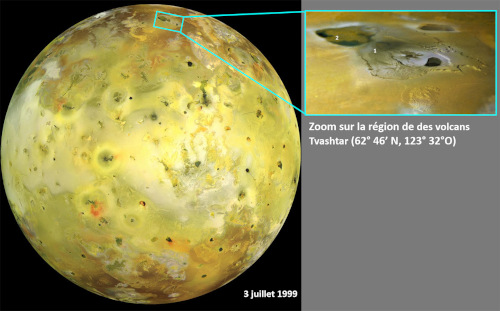 La région volcanique de Tvashtar sur Io, satellite de Jupiter, vue par Galileo en juillet 1999