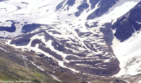 Vue de détail du glacier rocheux de Muragl, vu depuis l'arrivée du funiculaire de Muottas Muragl, région de Saint-Moritz, Suisse
