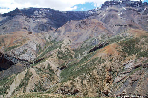 Panorama avec le beau glacier rocheux de la figure précédente, vallée de Sarchu, Ladakh, Himalaya indien